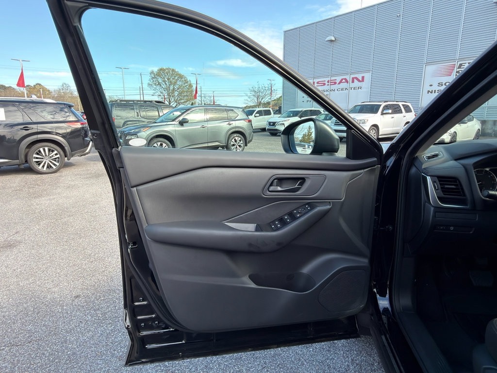 New 2026 Nissan Rogue S image 34