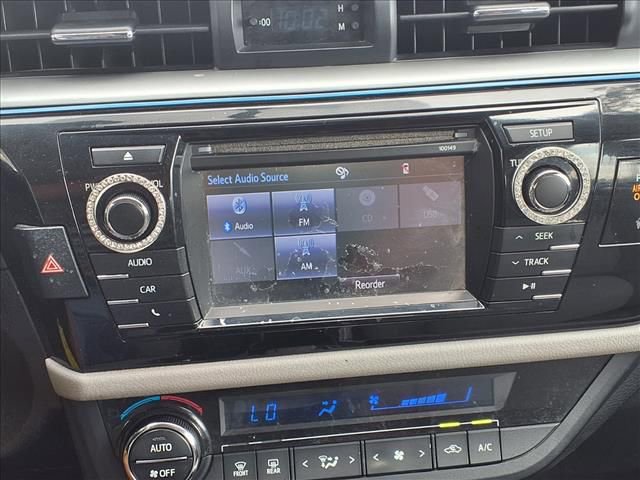 Used 2015 Toyota Corolla LE FWD image 28