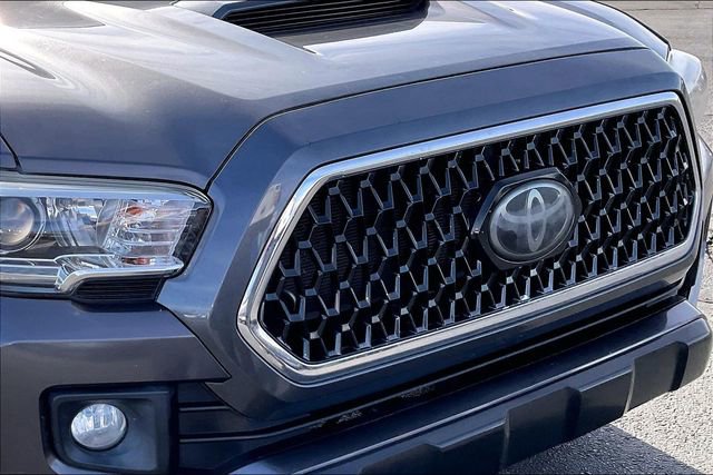 Used 2018 Toyota Tacoma TRD Sport image 30