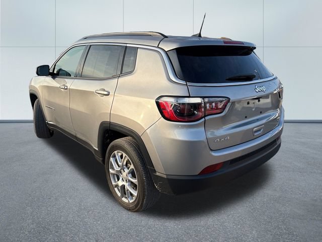 Used 2023 Jeep Compass Latitude AWD/4WD image 2