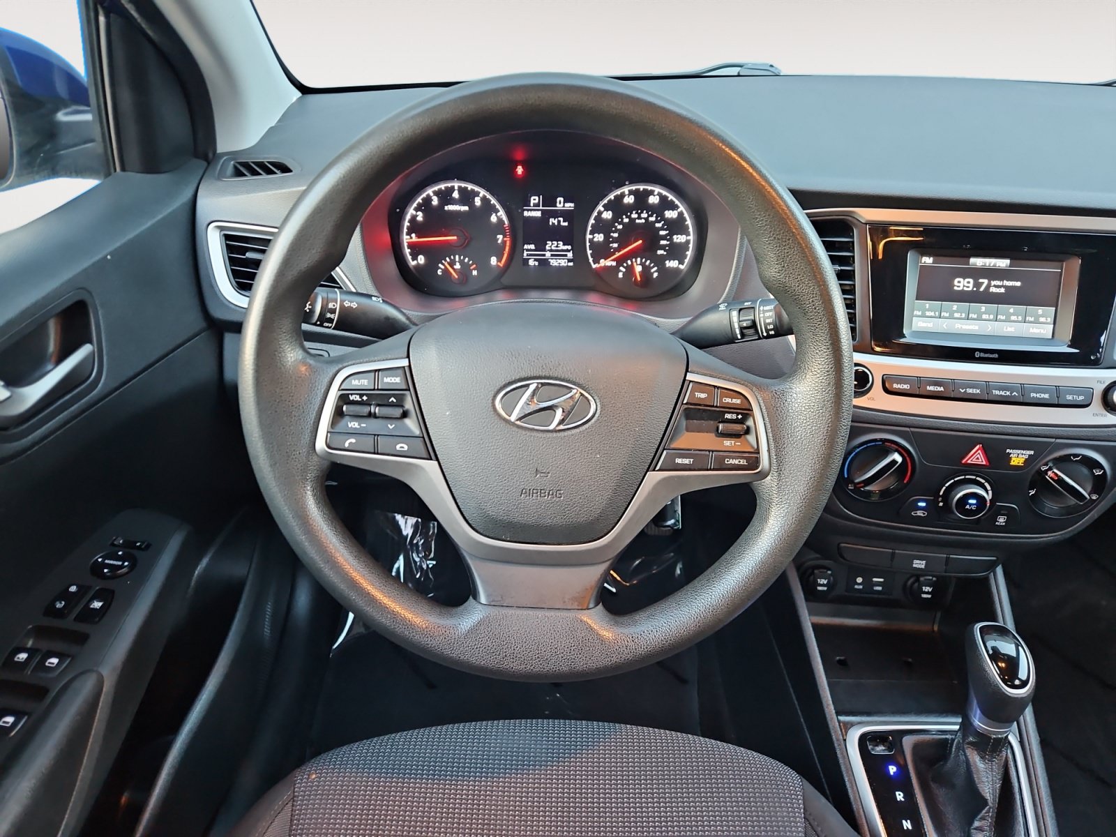 Used 2021 Hyundai Accent SE FWD image 12