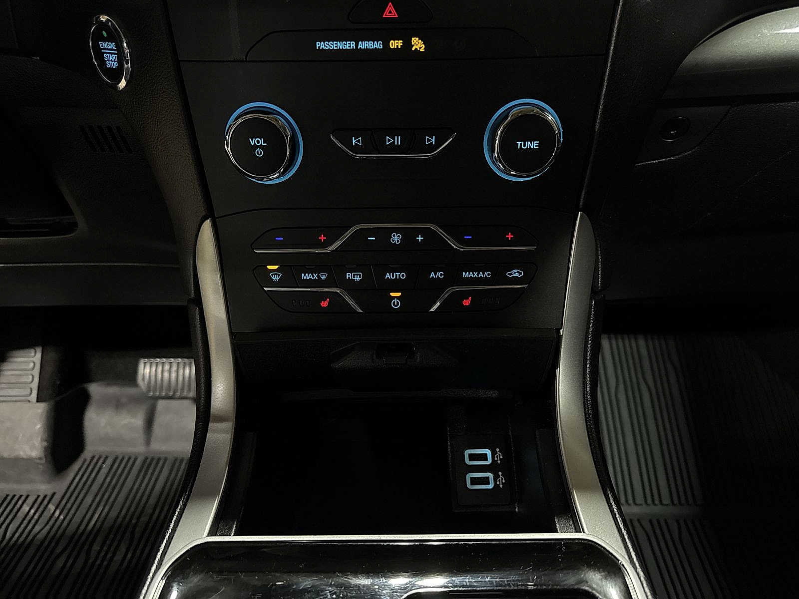 Used 2019 Ford Edge SEL w/ Equipment Group 201A AWD/4WD image 22