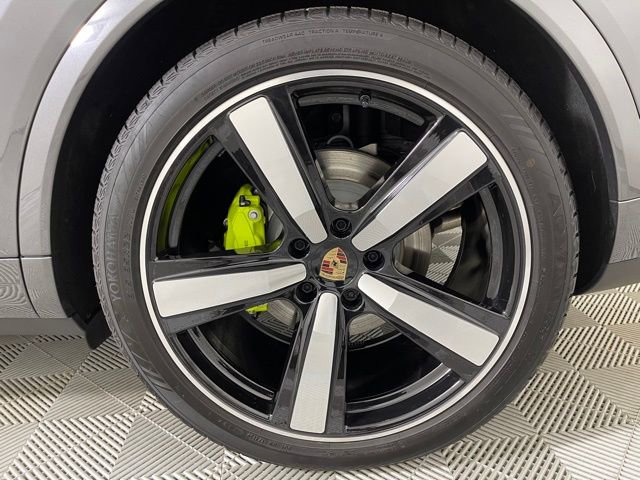 Used 2025 Porsche Cayenne E-Hybrid Coupe image 17