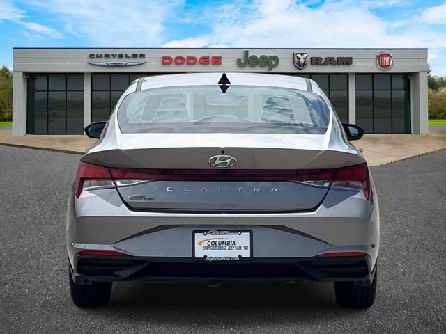 Used 2023 Hyundai Elantra SEL FWD image 5