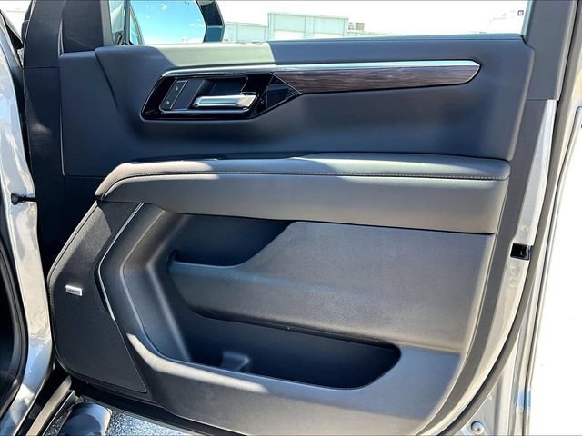 New 2026 Chevrolet Tahoe Z71 w/ Comfort Package AWD/4WD image 29