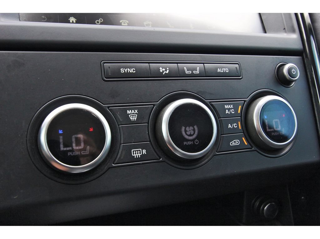 Used 2020 Land Rover Discovery SE AWD/4WD image 22