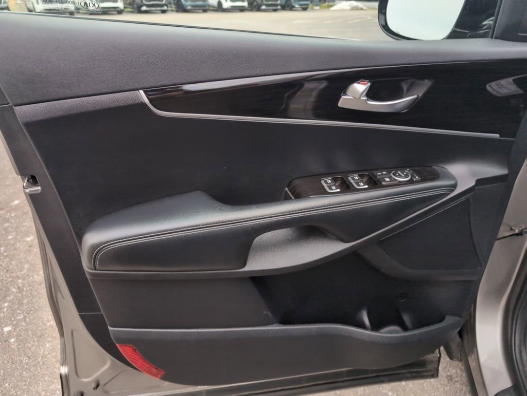 Used 2019 Kia Sorento LX image 13