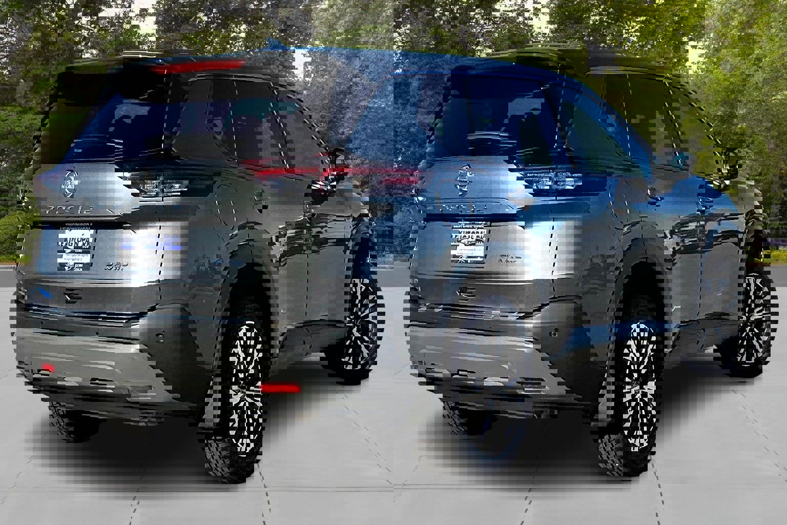 Used 2023 Nissan Rogue SV image 5