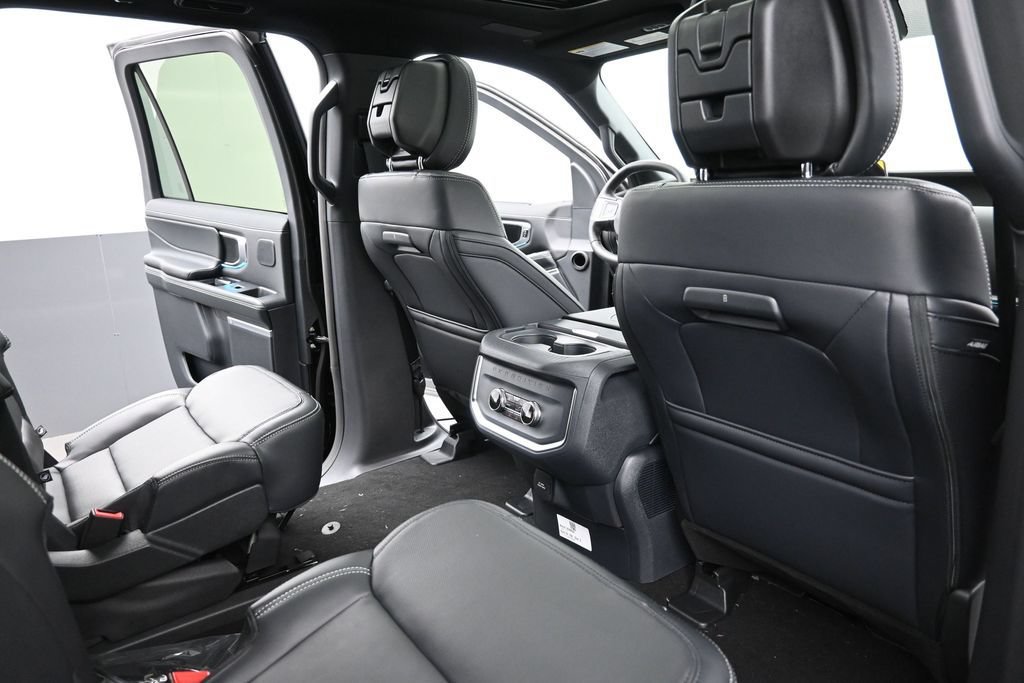 New 2027 Ford Expedition Max Platinum w/ Stealth Appearance Package AWD/4WD image 12