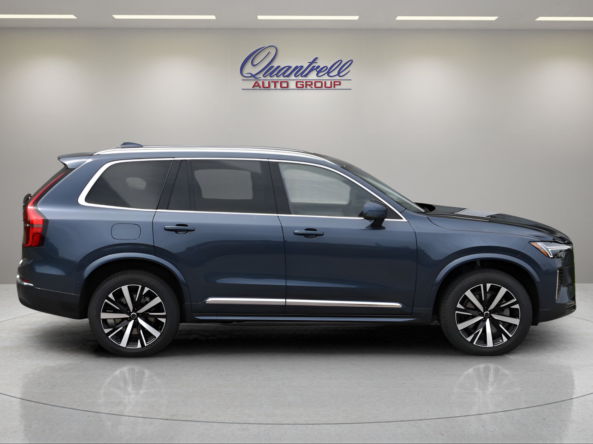 Used 2026 Volvo XC90 B5 Core w/ Protection Package Premier AWD/4WD image 3