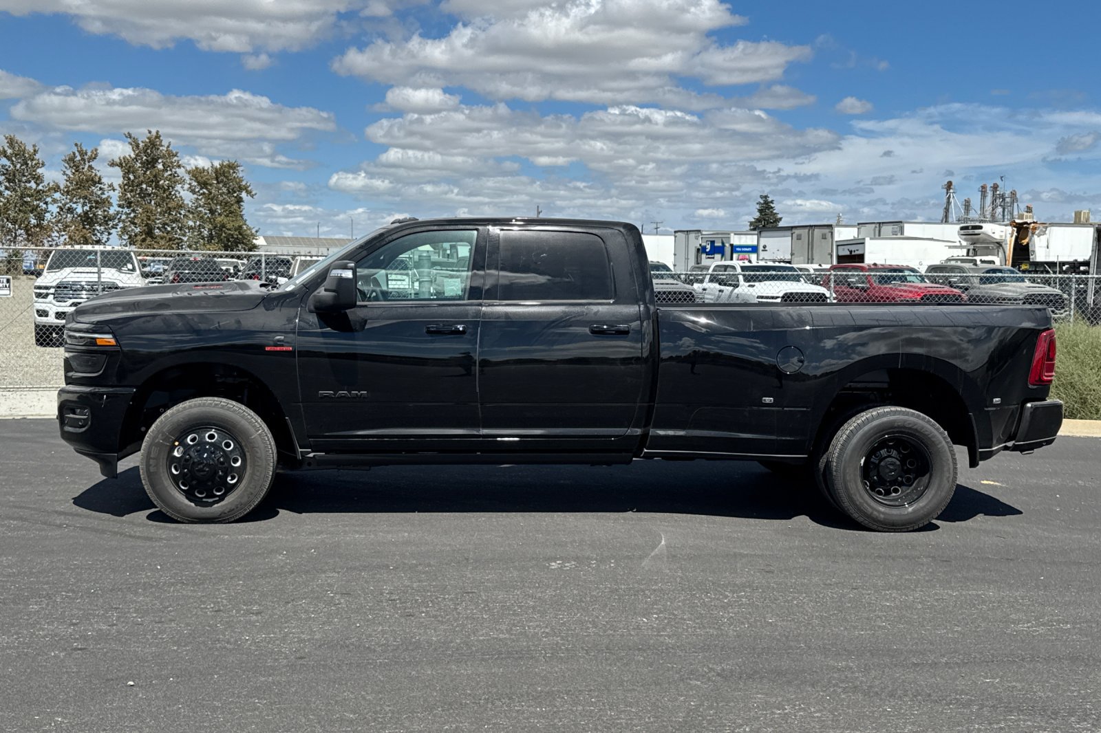 New 2027 RAM 3500 Laramie AWD/4WD image 6