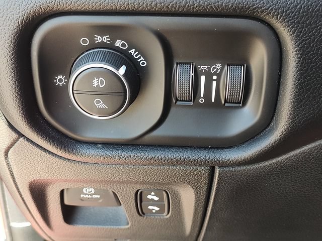 Used 2019 RAM 1500 Laramie AWD/4WD image 26