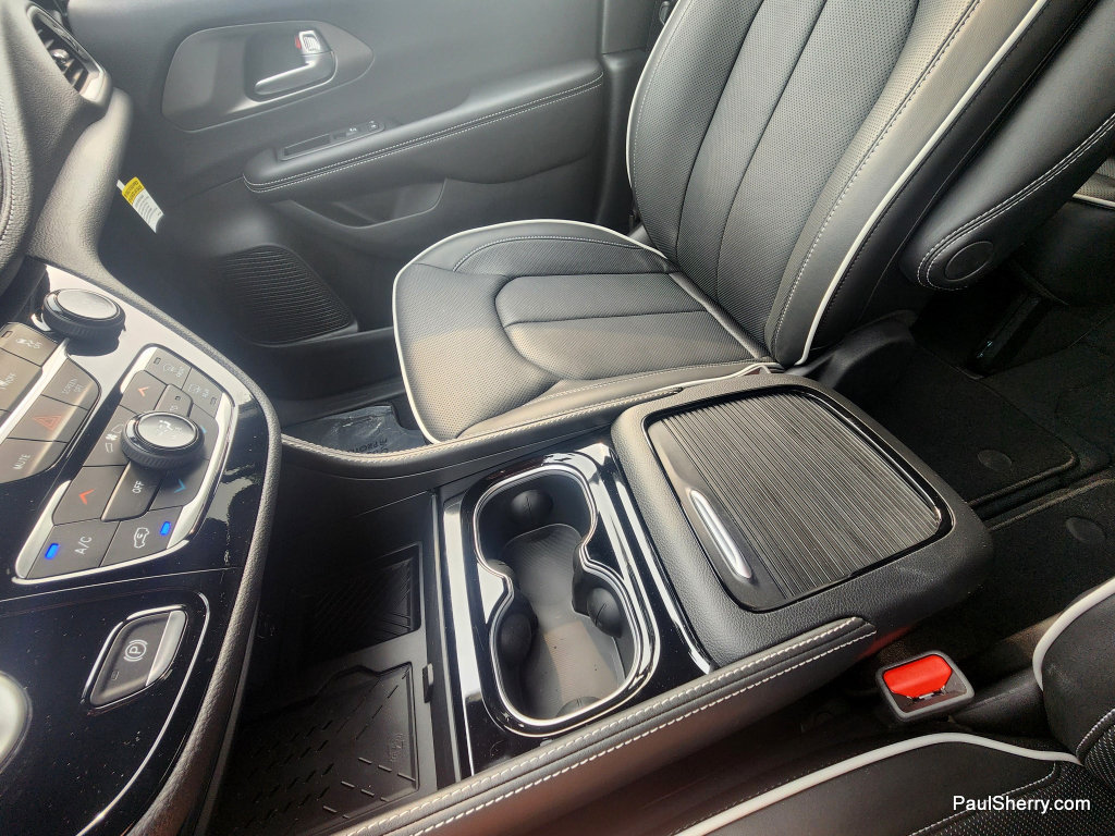 New 2027 Chrysler Pacifica Limited FWD image 36