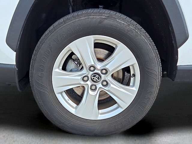 Used 2020 Toyota RAV4 XLE FWD image 9