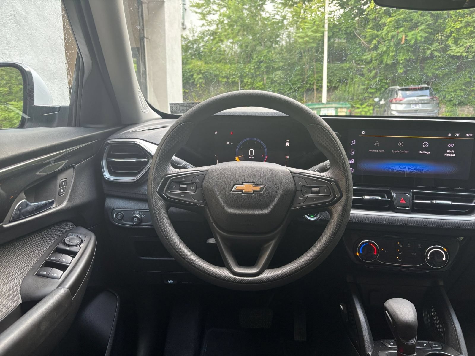 Used 2025 Chevrolet TrailBlazer LT w/ Driver Confidence Package AWD/4WD image 33