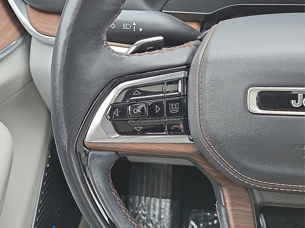Used 2022 Jeep Grand Cherokee Summit w/ Advanced Protech Group IV image 21
