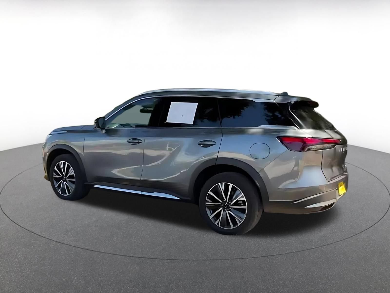 Used 2026 INFINITI QX60 Luxe FWD image 9