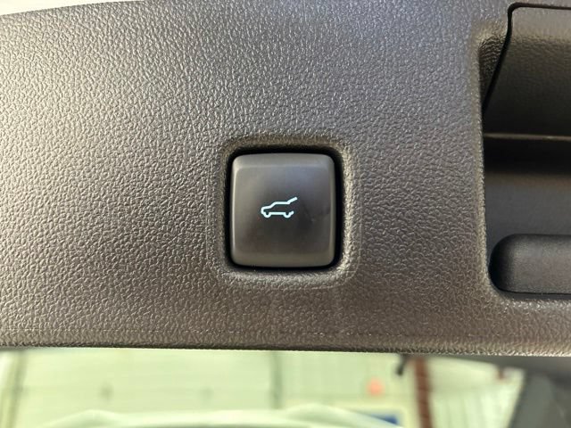 Used 2025 Ford Escape ST-Line Select AWD/4WD image 22
