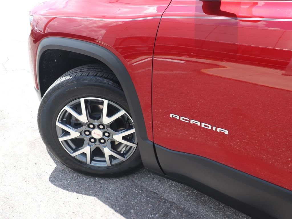 Used 2023 GMC Acadia SLT w/ Technology Package FWD image 3