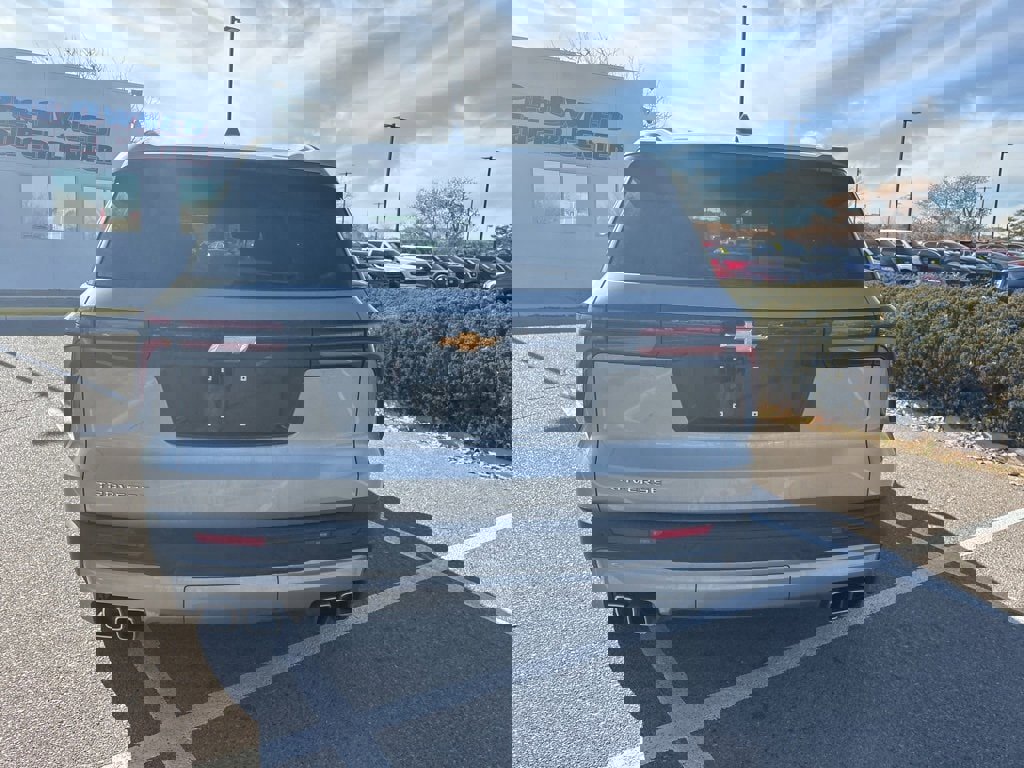 Certified 2025 Chevrolet Traverse LT image 4