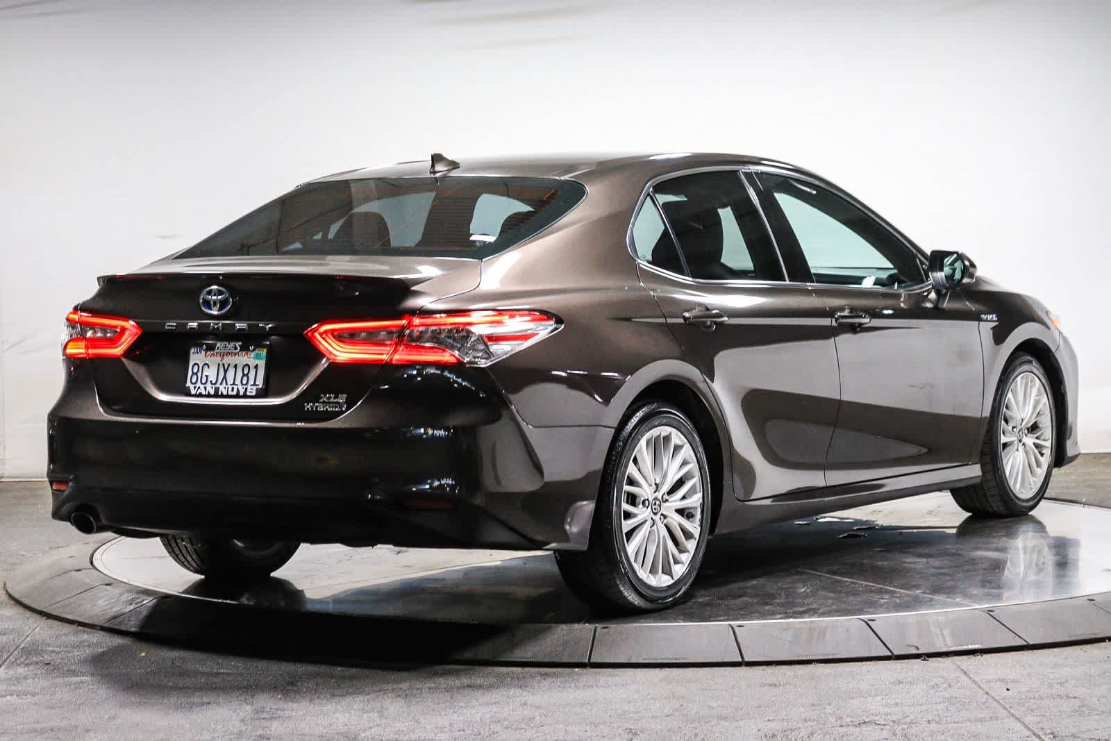 Certified 2018 Toyota Camry XLE w/ Audio Package FWD image 4