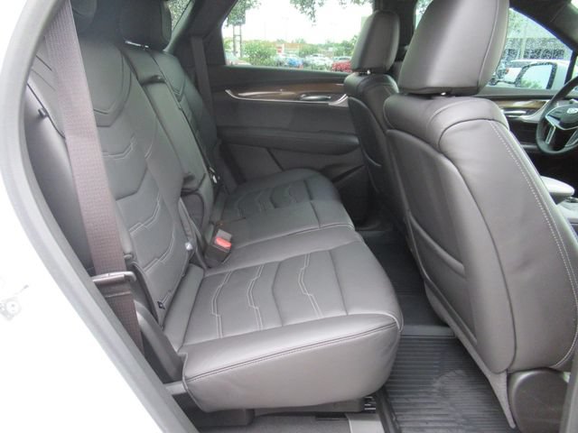 Certified 2024 Cadillac XT5 Sportv w/ Platinum Package AWD/4WD image 35