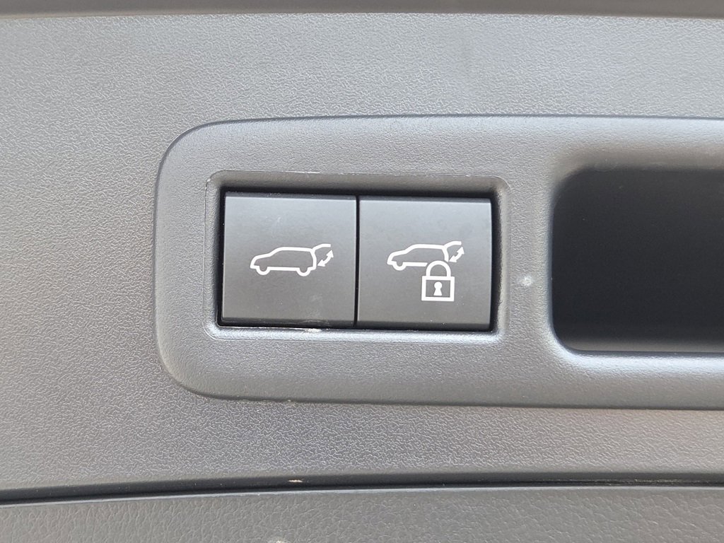 Certified 2022 Lexus UX 250h w/ Luxury Package image 31