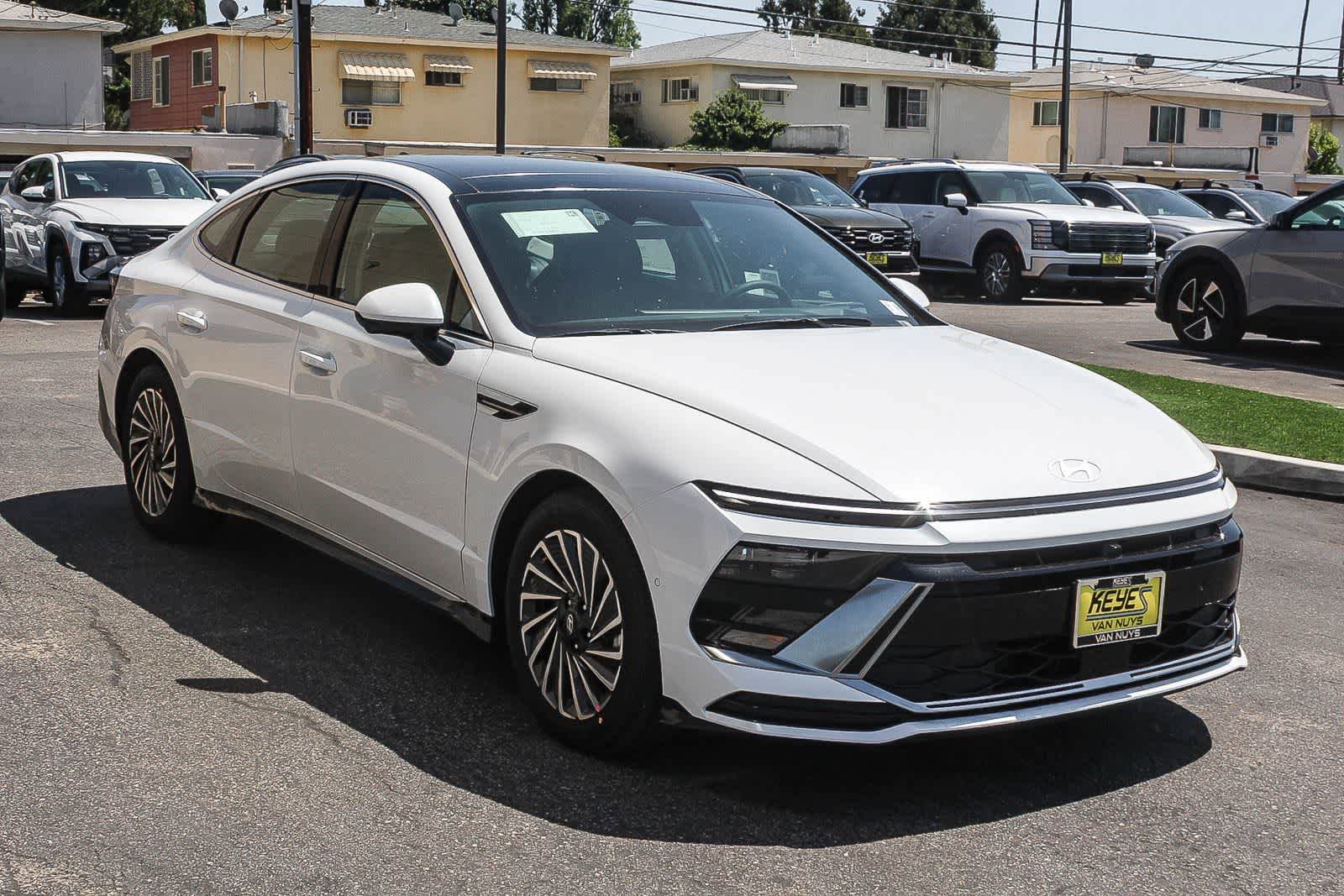 New 2026 Hyundai Sonata Limited FWD image 3