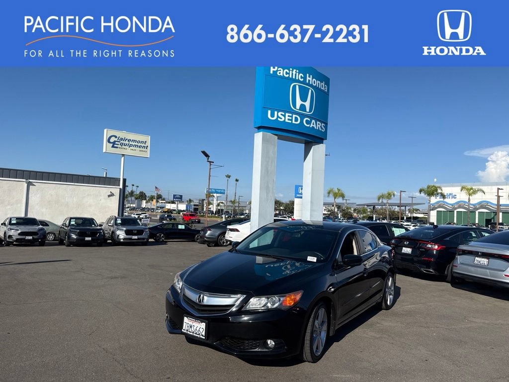 Used 2013 Acura ILX w/ Technology Package FWD image 1