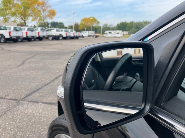 Used 2024 Ford Edge Titanium image 20