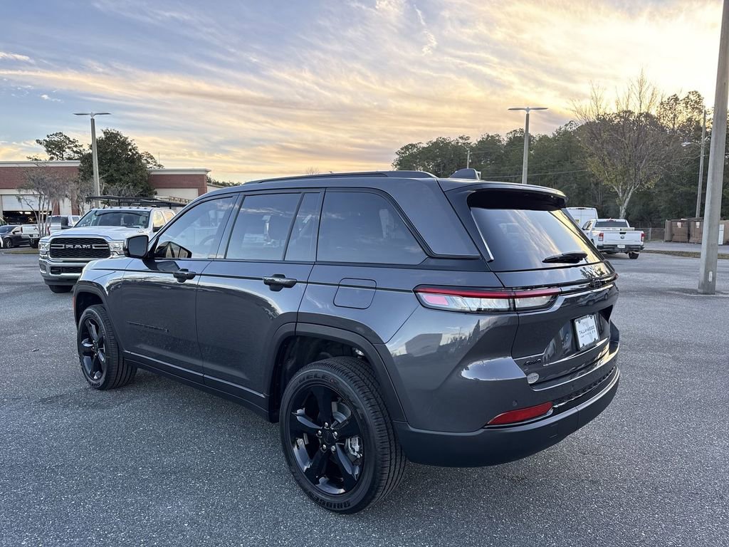 New 2025 Jeep Grand Cherokee Altitude image 5