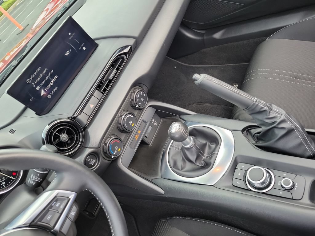 Used 2025 MAZDA MX-5 Miata Sport RWD image 39