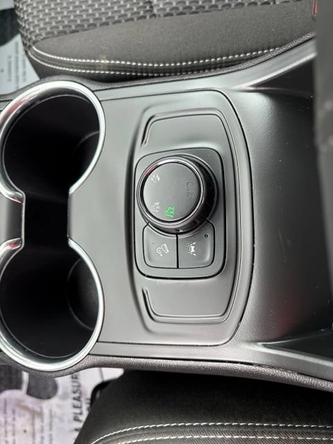 Used 2024 GMC Terrain SLE AWD/4WD image 18