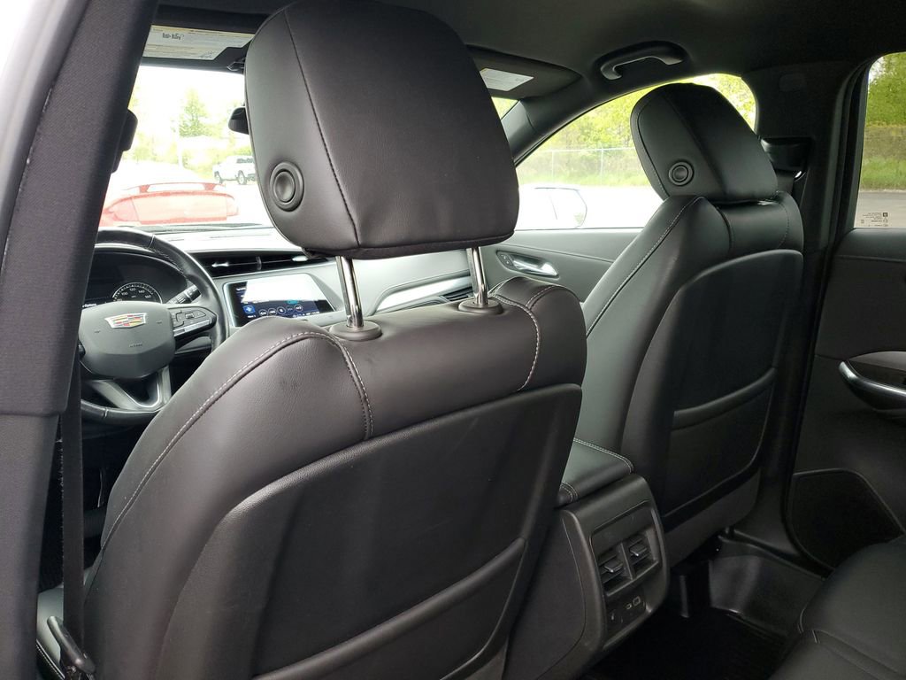 Used 2021 Cadillac XT4 Premium Luxury w/ Cold Weather Package AWD/4WD image 25