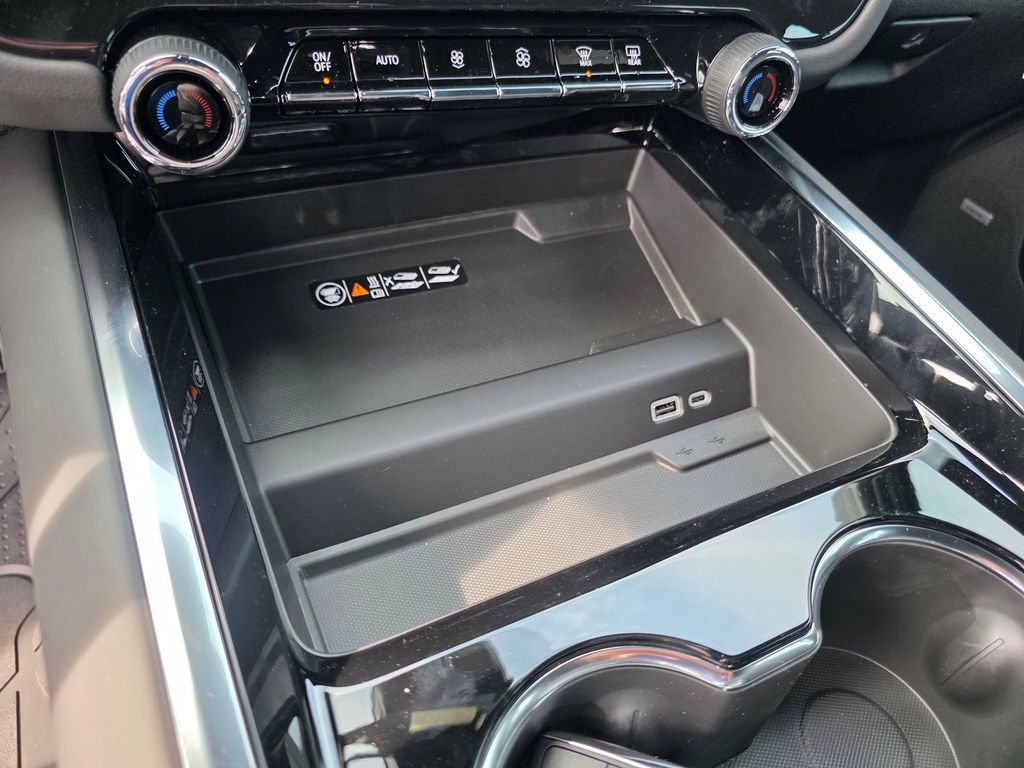 New 2026 Chevrolet Suburban Premier RWD image 16
