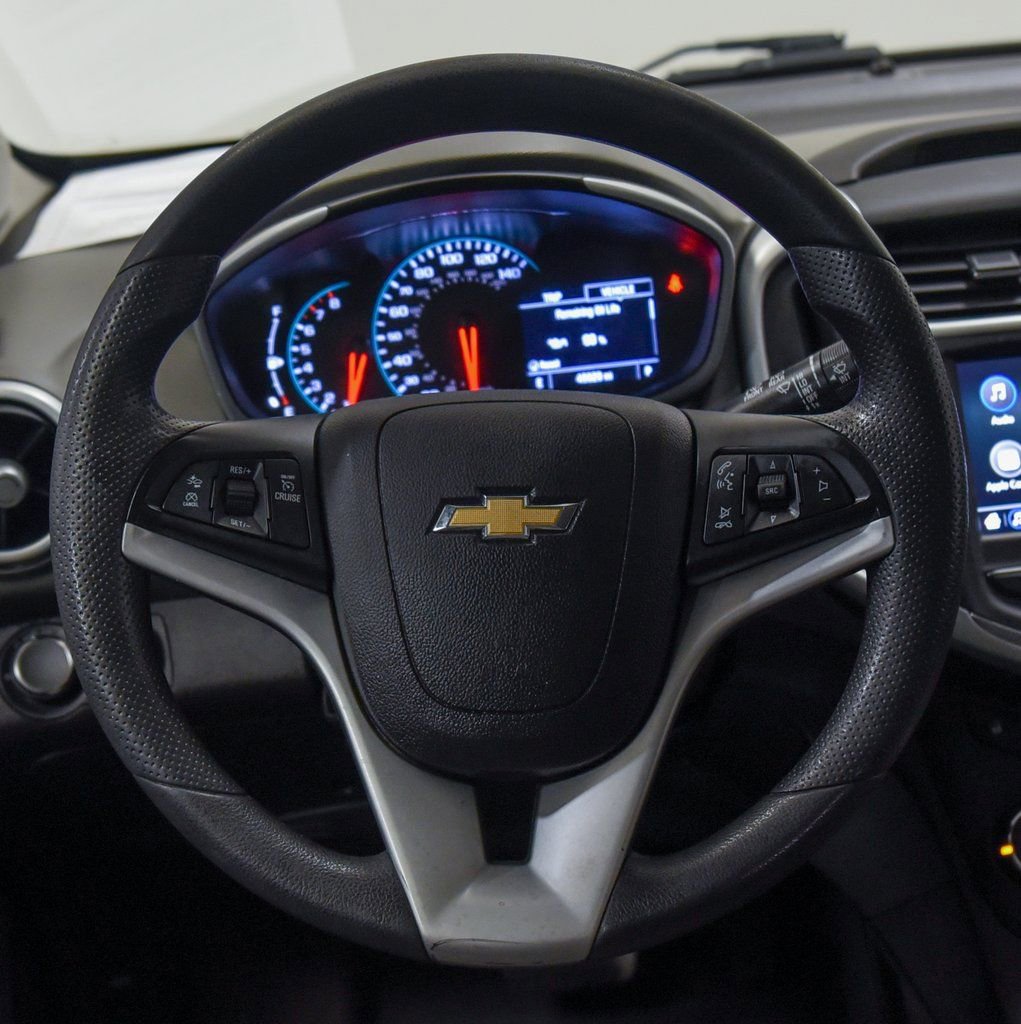 Used 2020 Chevrolet Sonic LT image 18