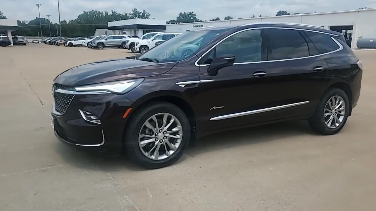 Used 2022 Buick Enclave Avenir w/ Avenir Technology Package AWD/4WD image 4