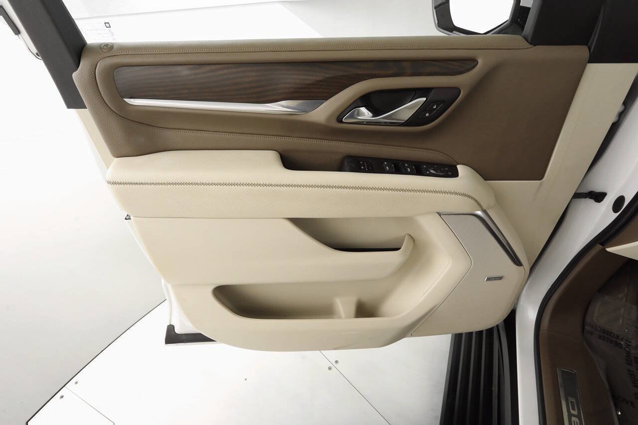 Used 2021 GMC Yukon Denali w/ Denali Premium Package image 23