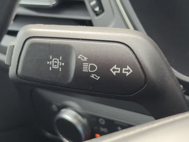 Used 2020 Ford Escape SE FWD image 28