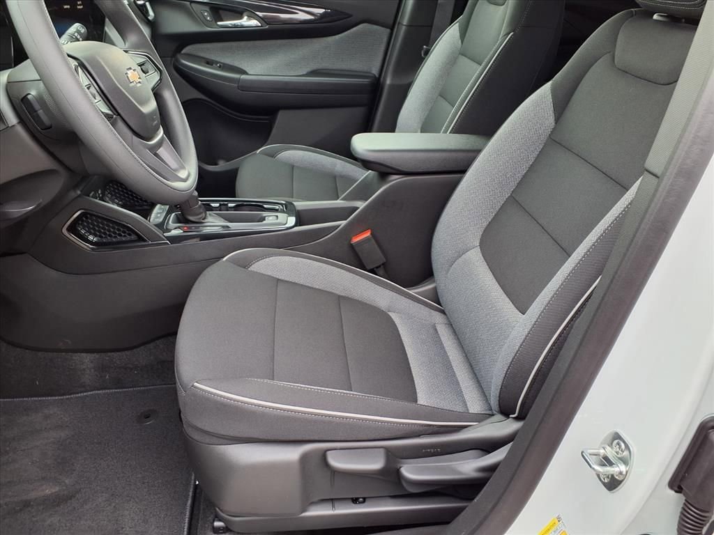 New 2026 Chevrolet TrailBlazer LS w/ LS Convenience Package AWD/4WD image 9