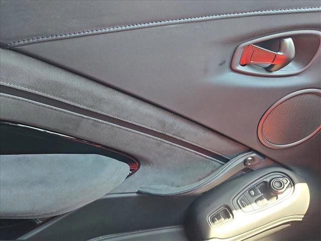 Used 2022 Aston Martin V8 Vantage Roadster RWD image 22