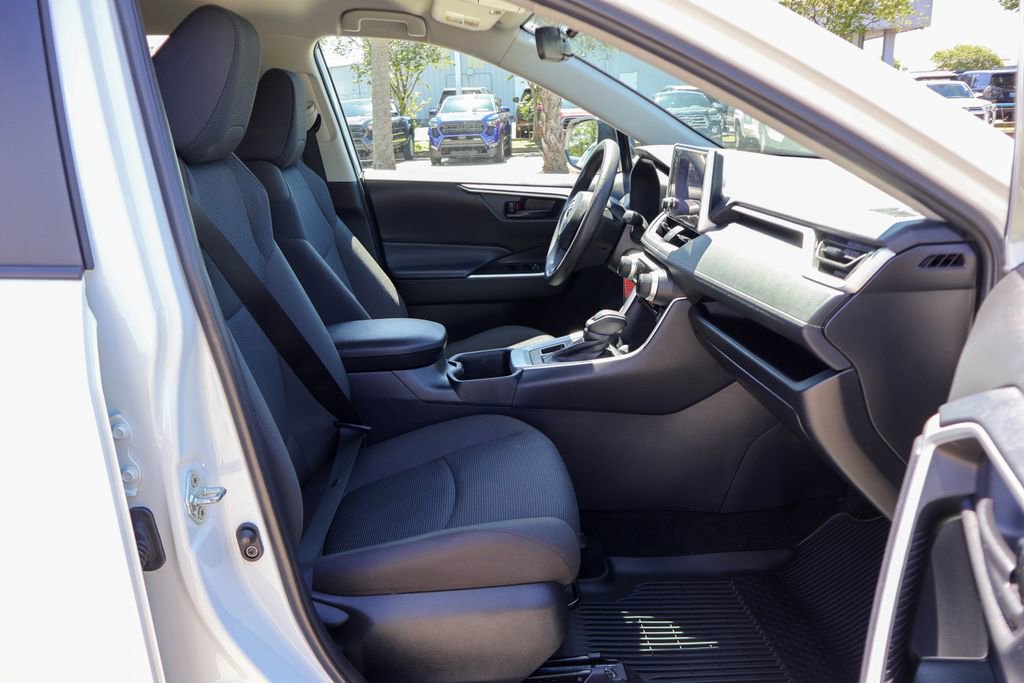 Used 2024 Toyota RAV4 LE image 8