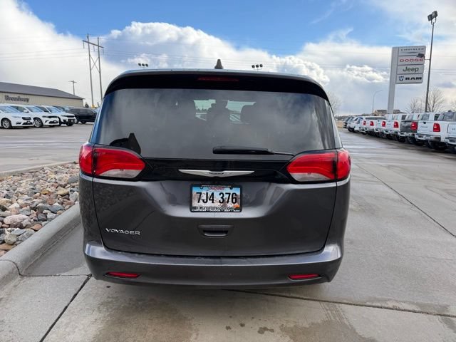 Used 2023 Chrysler Voyager LX FWD image 7