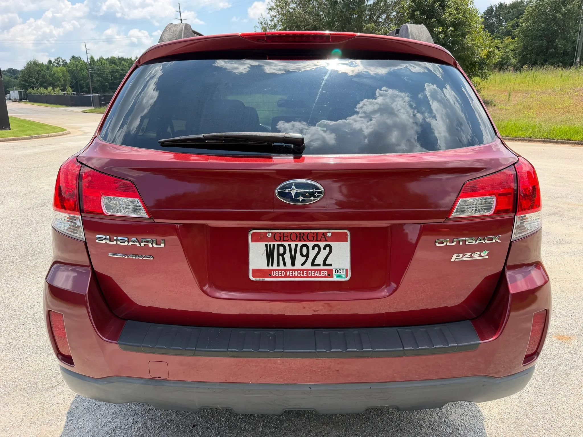 Used 2013 Subaru Outback 2.5i Premium w/ All-Weather Pkg AWD/4WD image 4