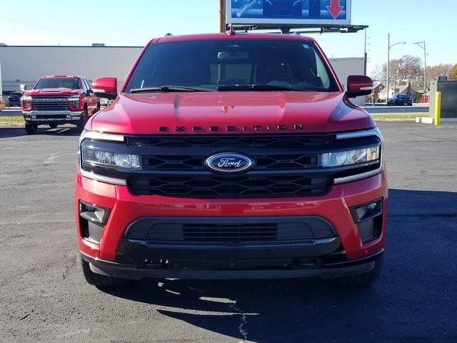 Used 2022 Ford Expedition Limited image 2