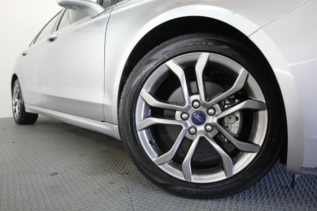 Used 2020 Ford Fusion SEL FWD image 19