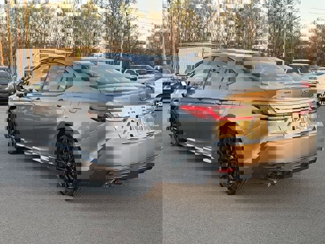 Used 2025 Toyota Camry SE image 5