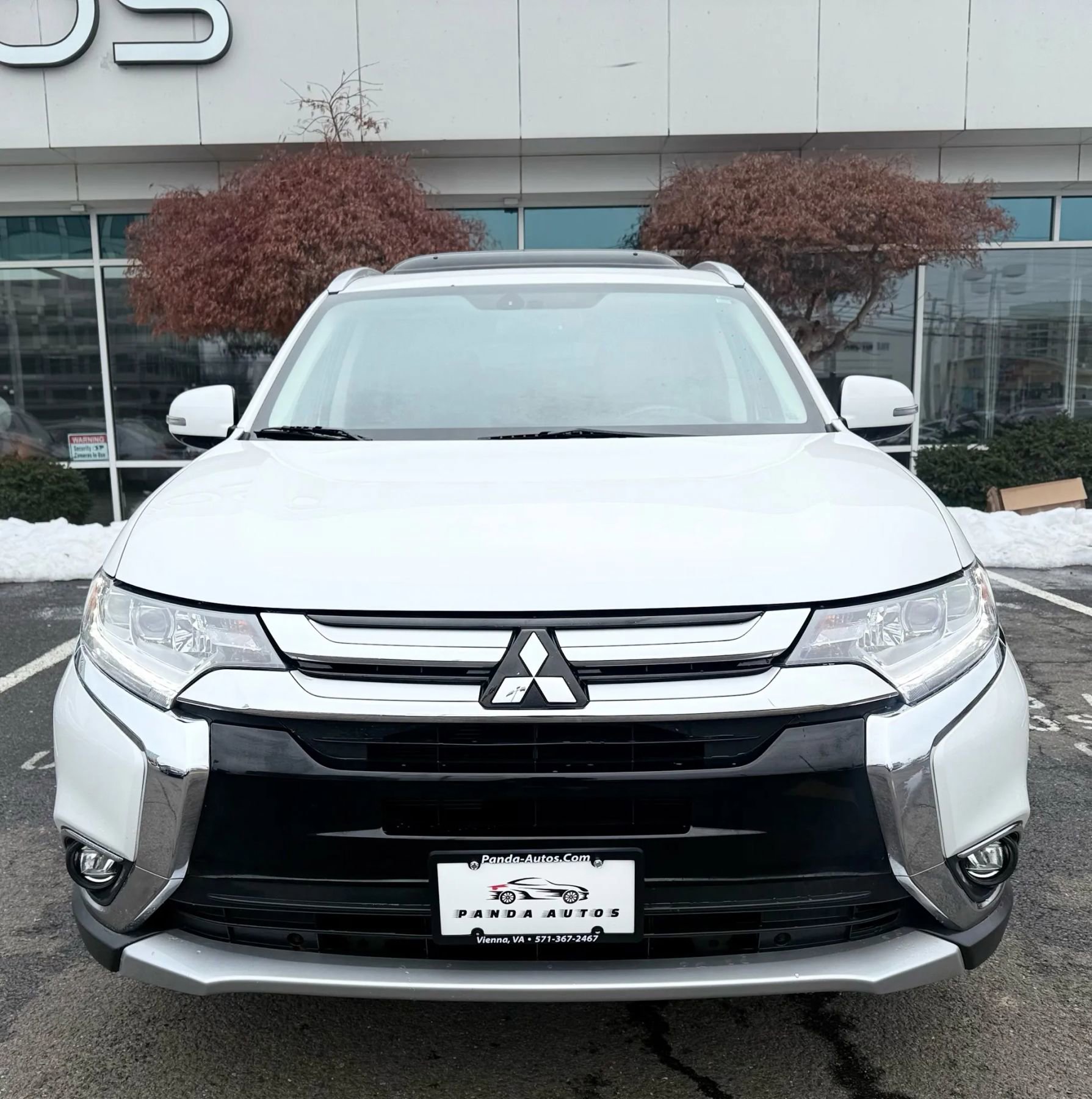 Used 2017 Mitsubishi Outlander GT image 2