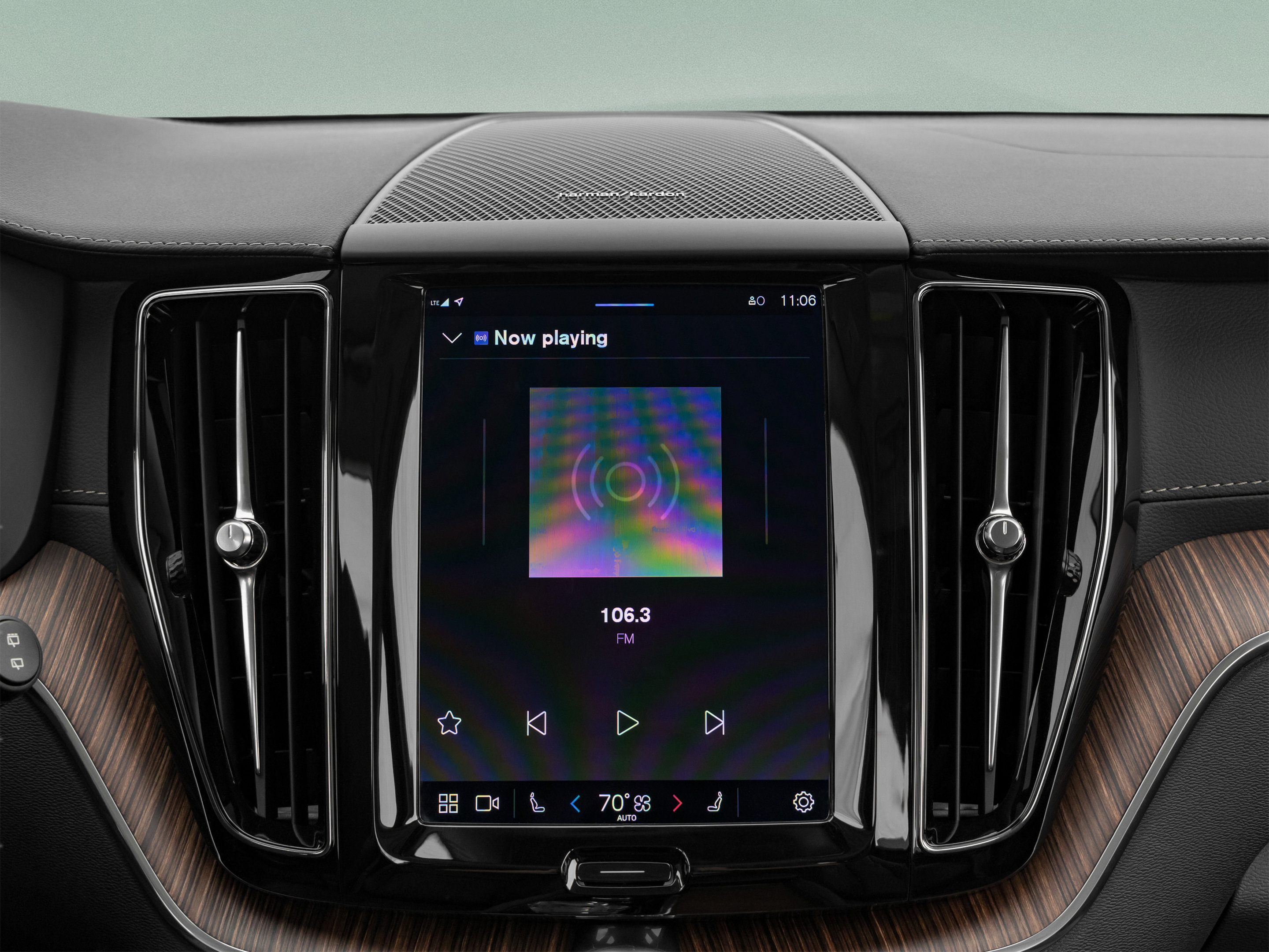 Used 2023 Volvo XC60 B5 Ultimate w/ Climate Package FWD image 18