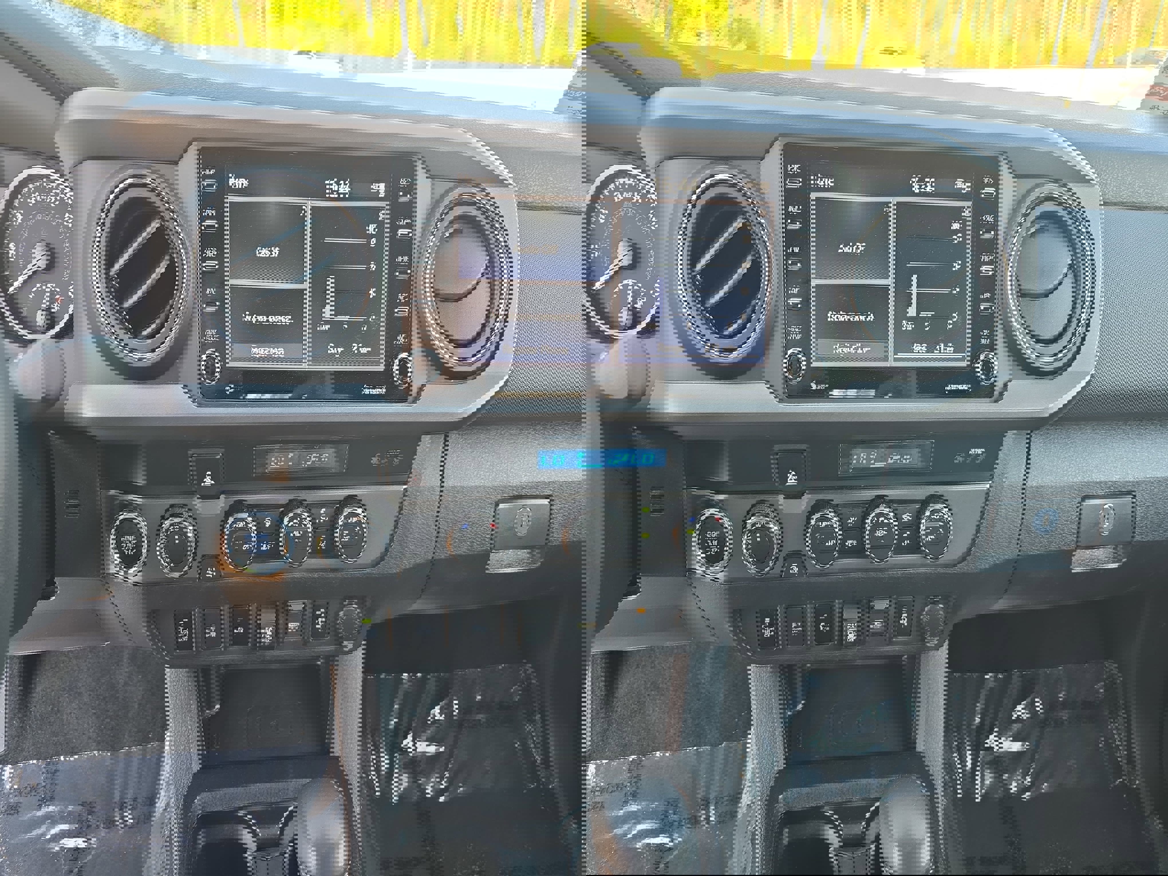 Used 2023 Toyota Tacoma TRD Sport w/ Advanced Technology Package image 22